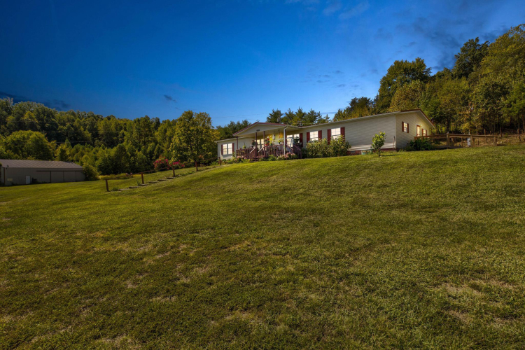 Listing Image 4