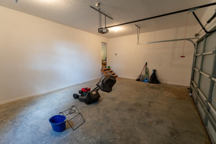 Listing Image 44