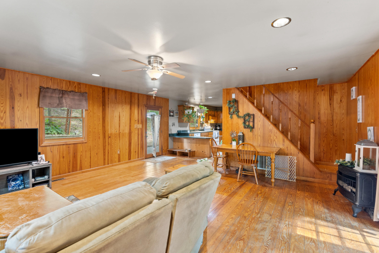Listing Image 16