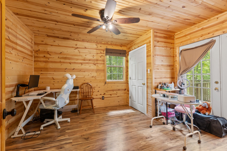 Listing Image 23