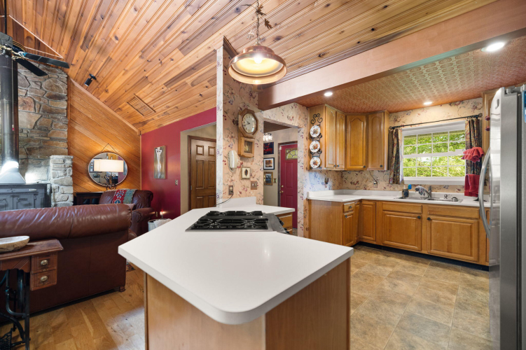 Listing Image 12
