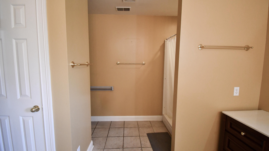 Listing Image 71