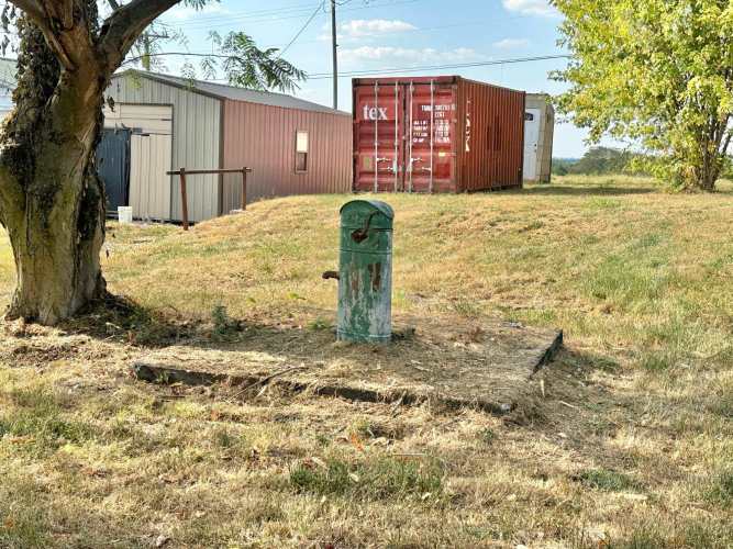 Listing Image 12