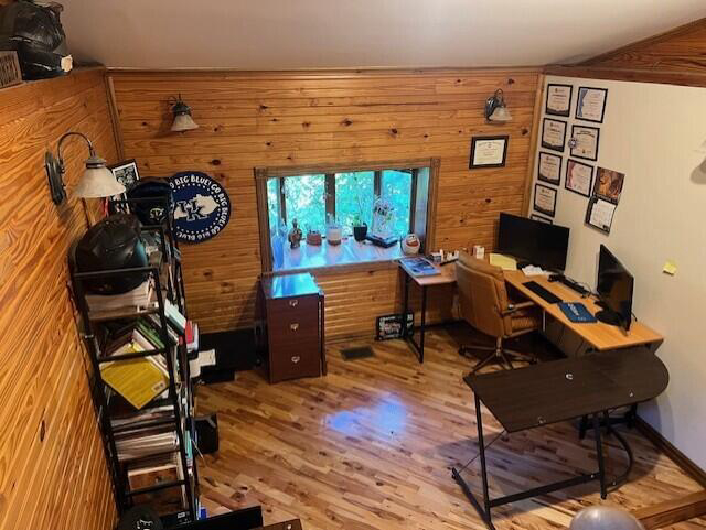 Listing Image 17
