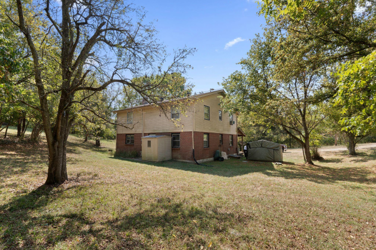 Listing Image 4