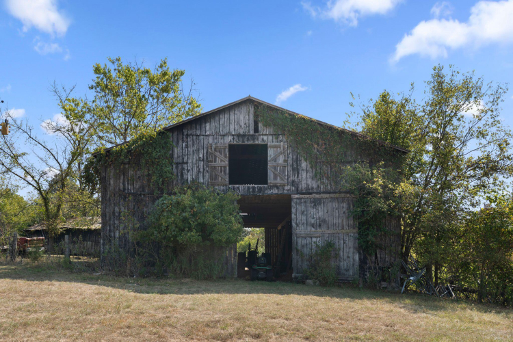 Listing Image 10