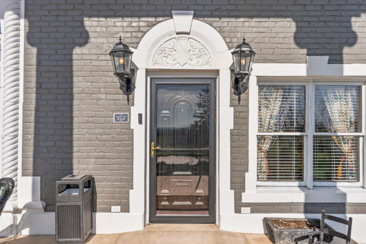 Listing Image 12