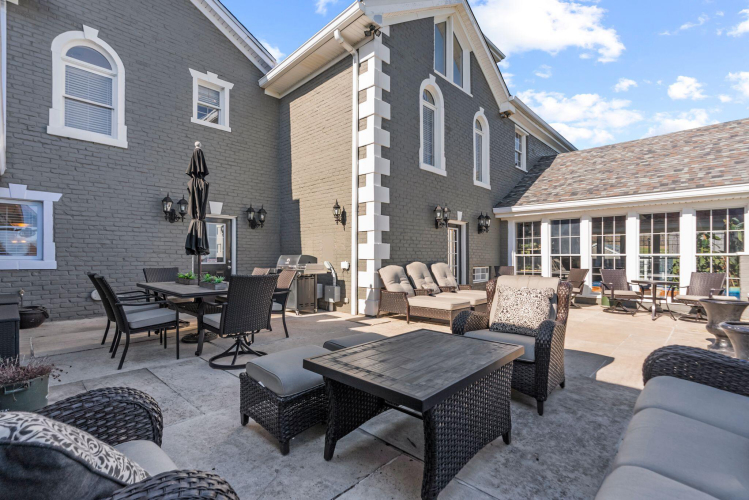 Listing Image 82
