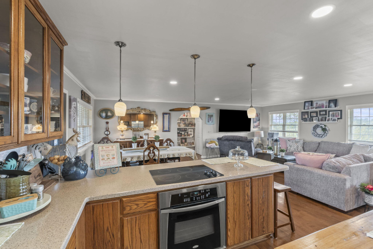 Listing Image 5