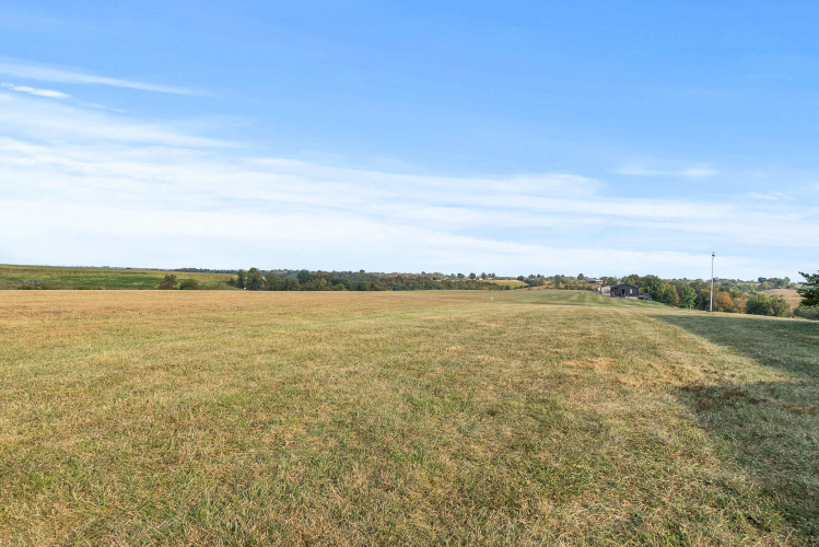 Listing Image 44