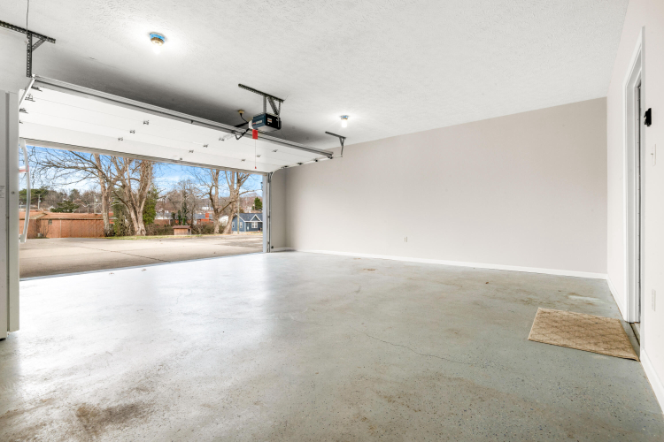 Listing Image 27