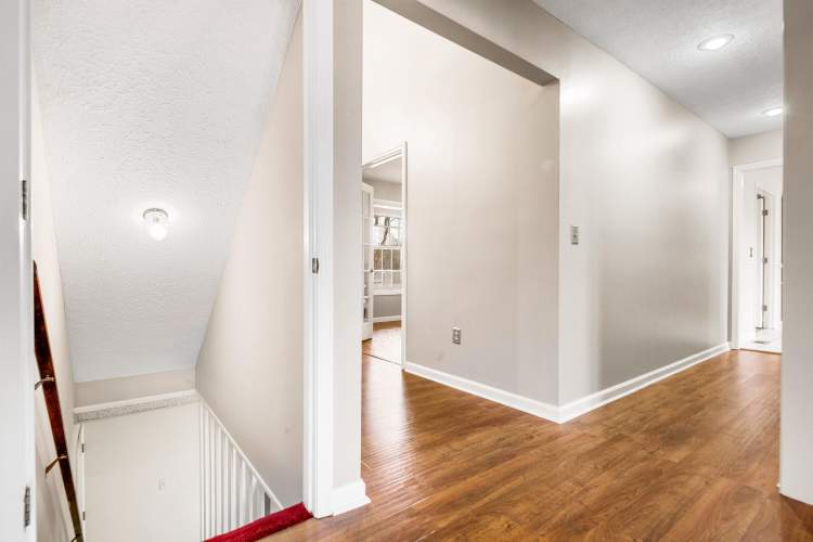 Listing Image 59