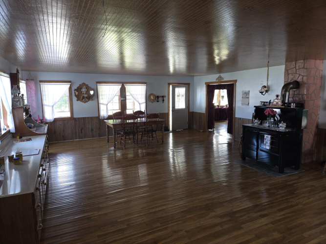 Listing Image 6