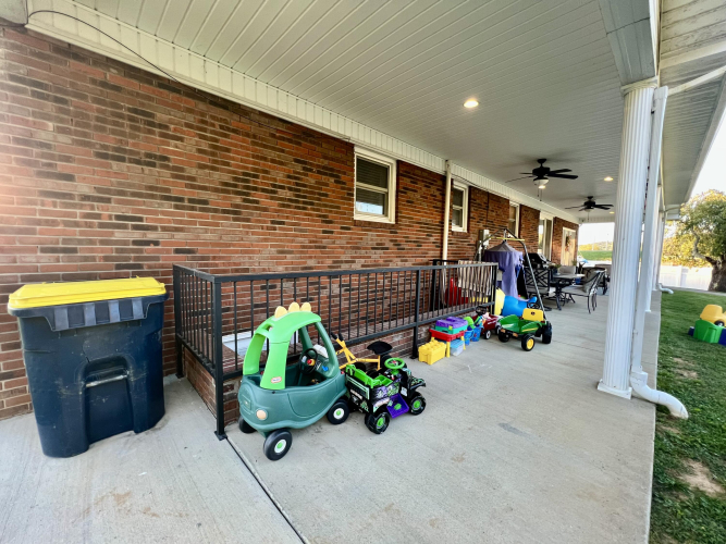 Listing Image 10