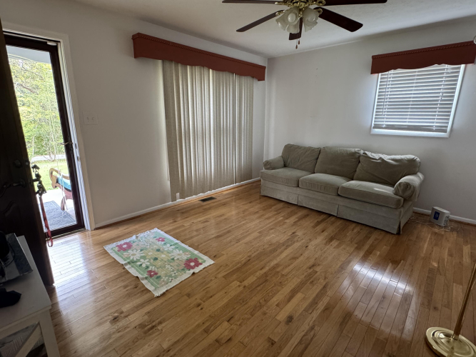 Listing Image 16