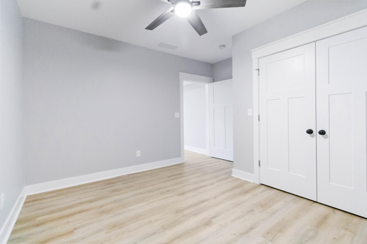 Listing Image 52
