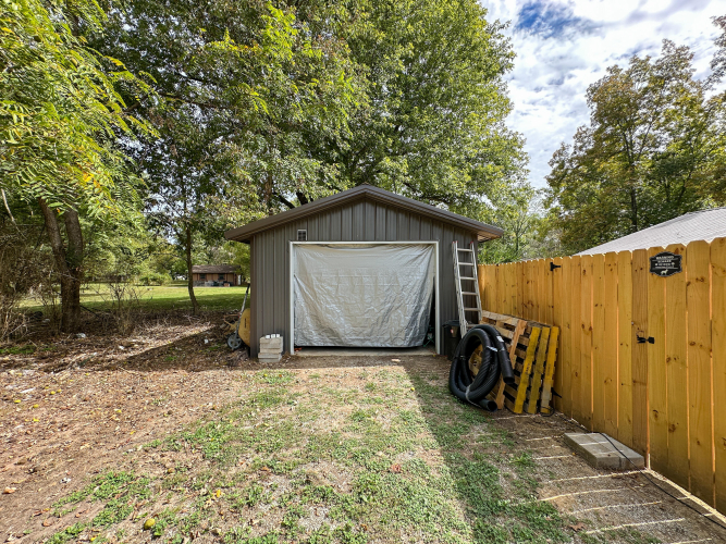 Listing Image 6