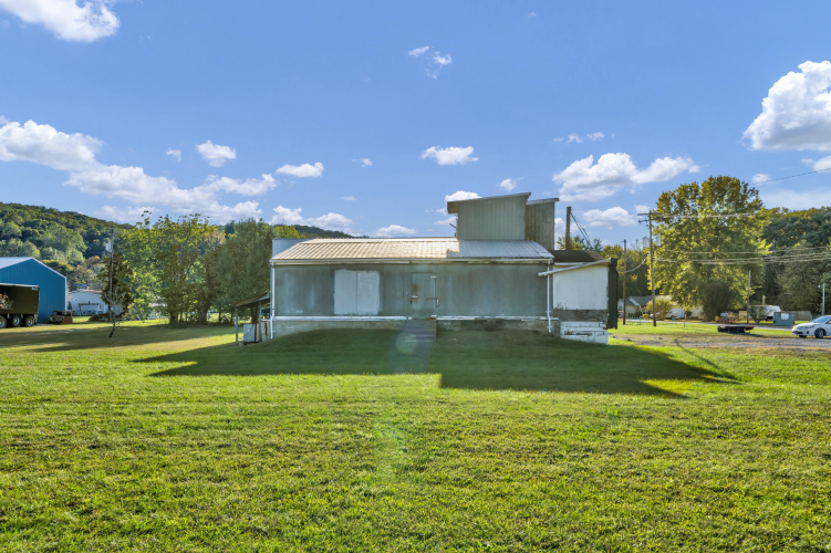 Listing Image 8