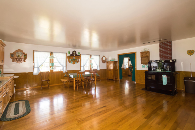 Listing Image 15