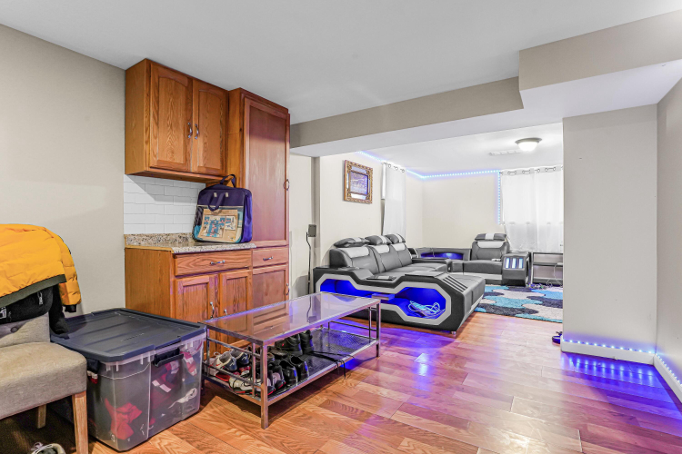 Listing Image 15