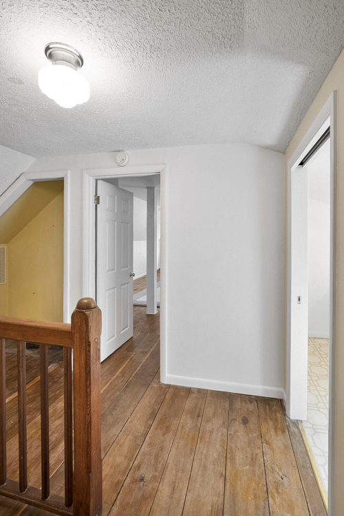 Listing Image 53