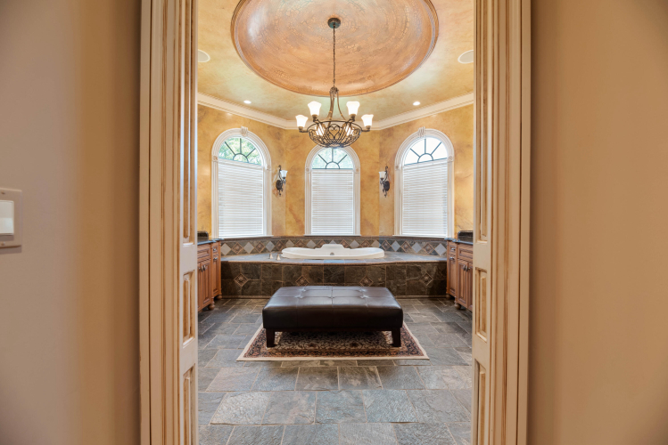 Listing Image 102