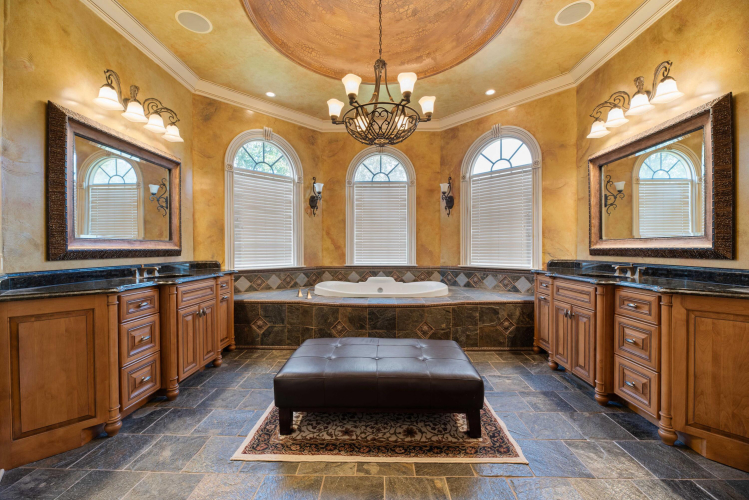 Listing Image 103