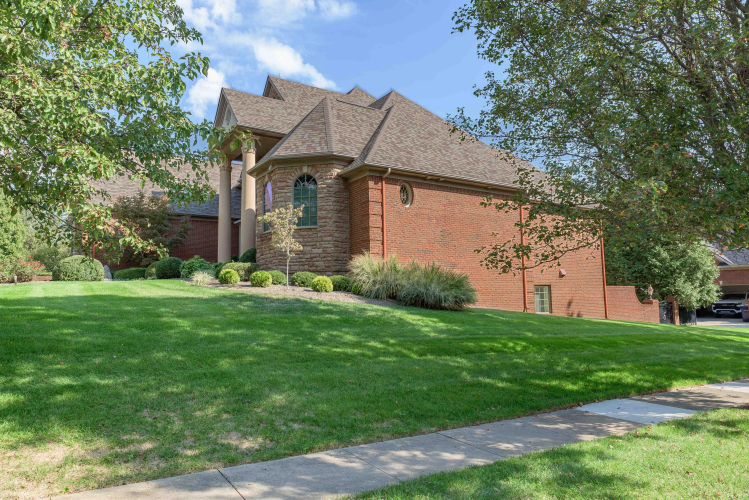 Listing Image 107