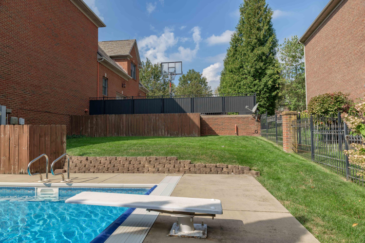 Listing Image 114