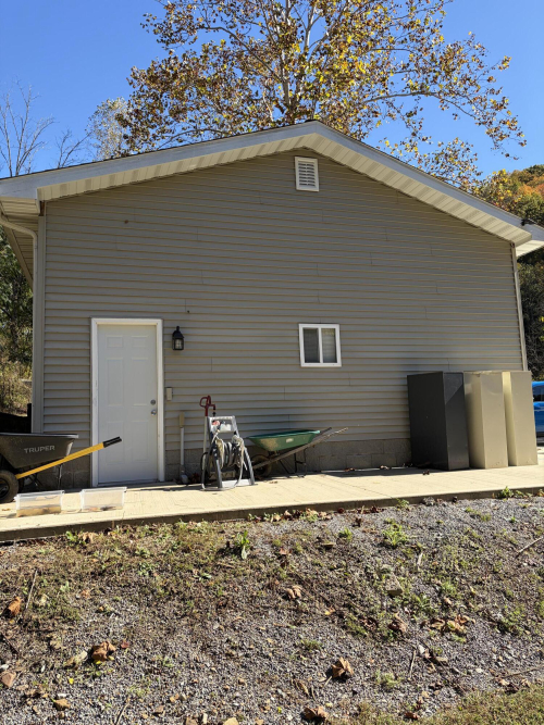 Listing Image 5
