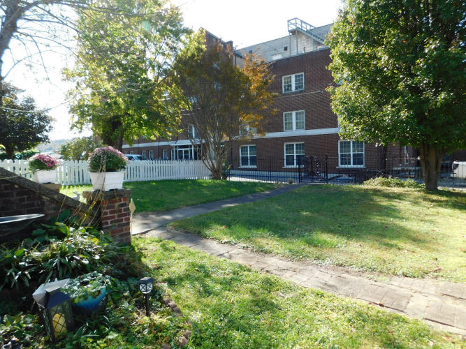 Listing Image 79