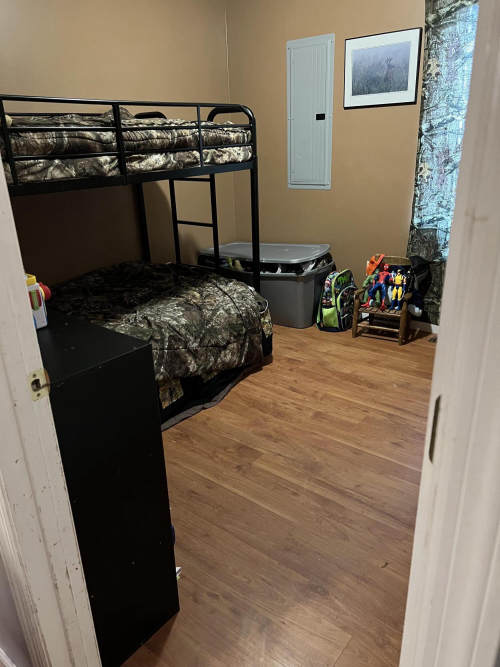 Listing Image 8