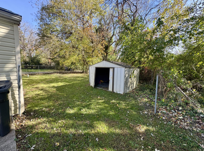 Listing Image 7