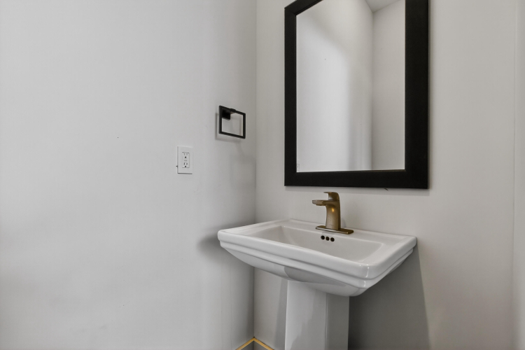 Listing Image 52
