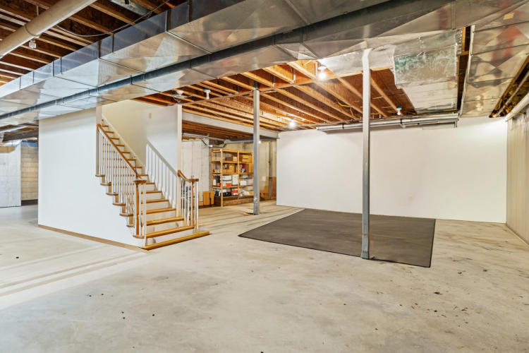 Listing Image 79