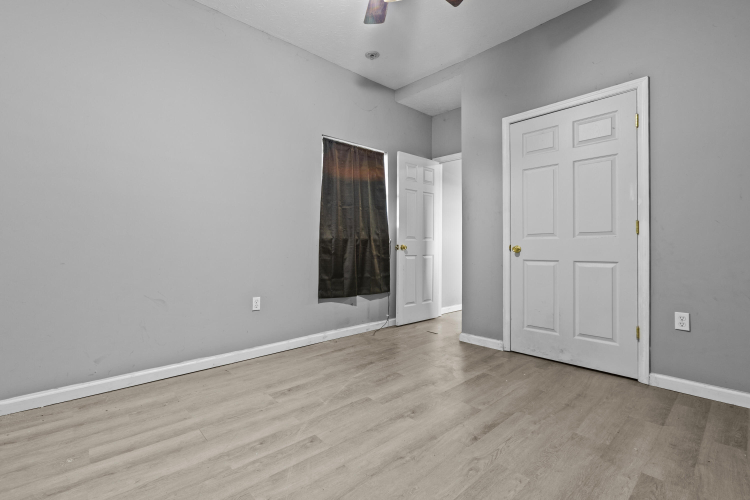 Listing Image 74