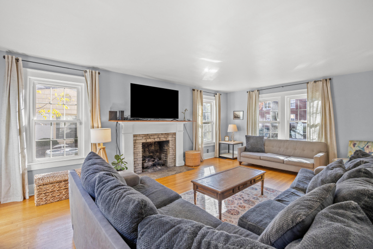 Listing Image 9