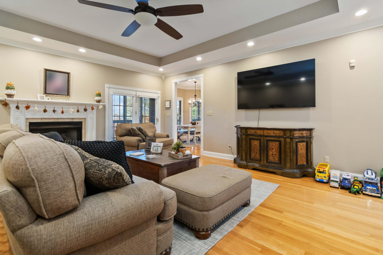 Listing Image 5