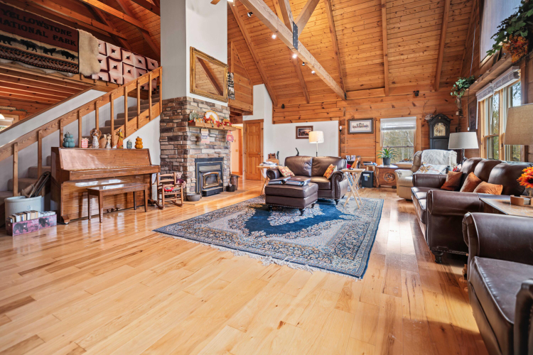 Listing Image 16