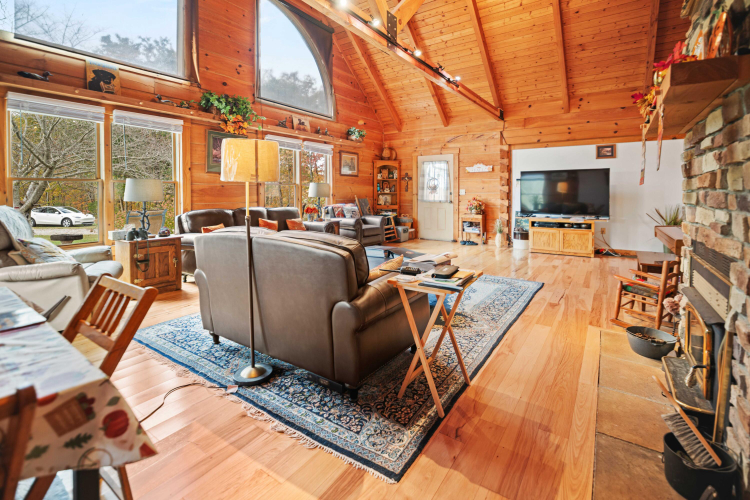 Listing Image 19