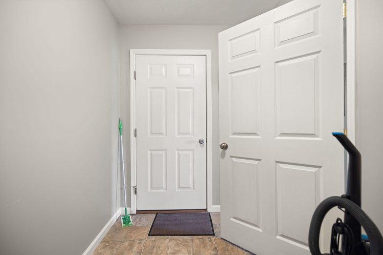 Listing Image 24