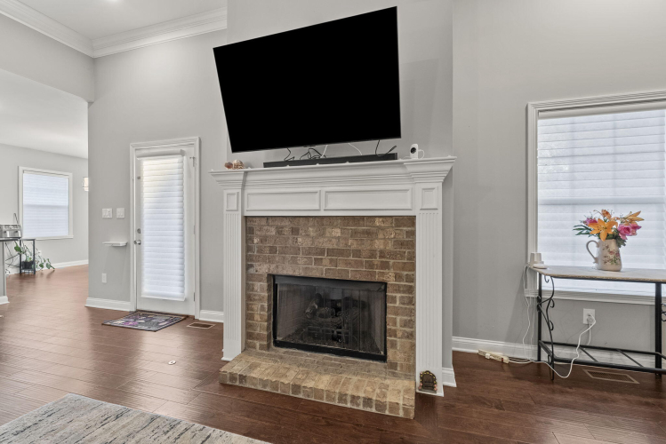 Listing Image 14