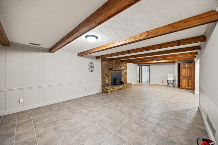 Listing Image 44