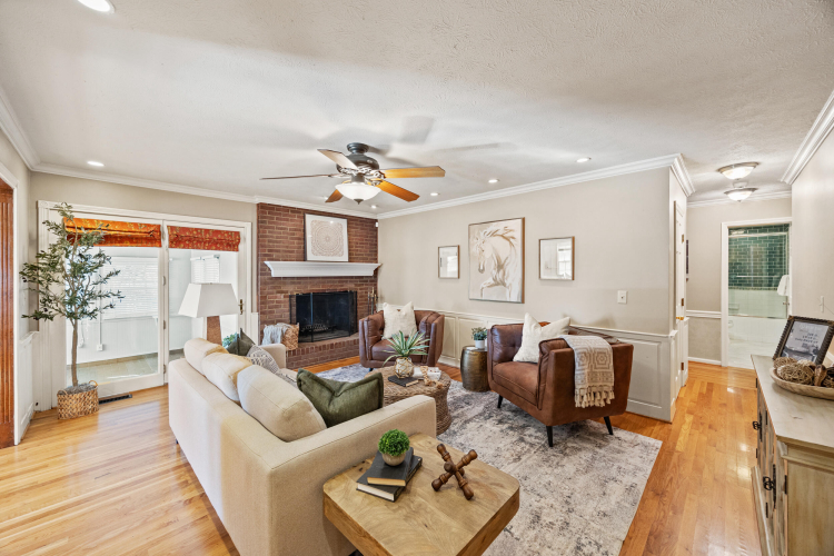 Listing Image 16
