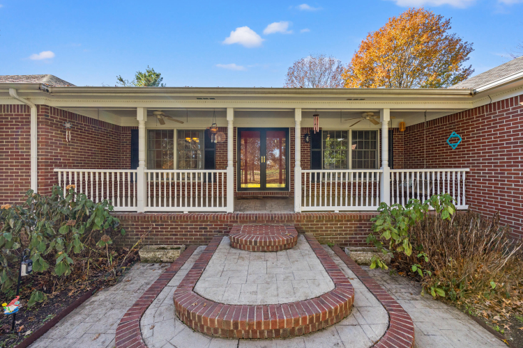 Listing Image 4