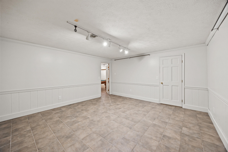 Listing Image 51
