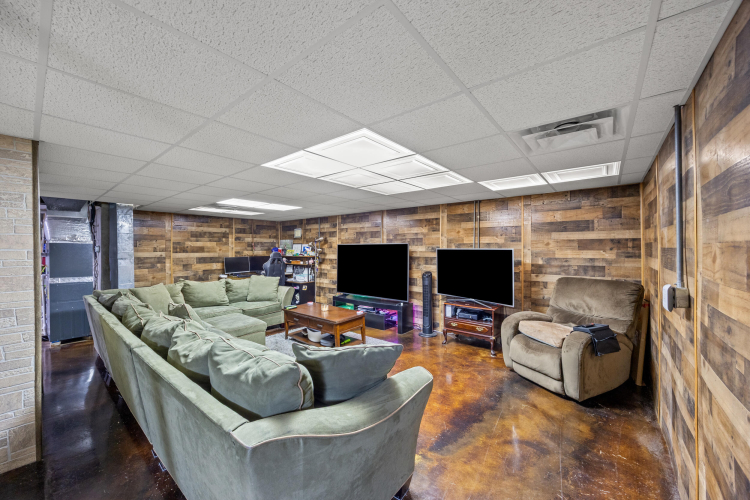 Listing Image 32