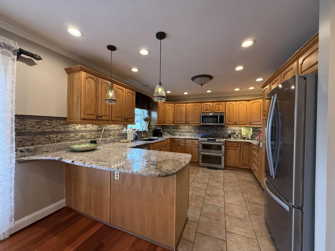 Listing Image 19