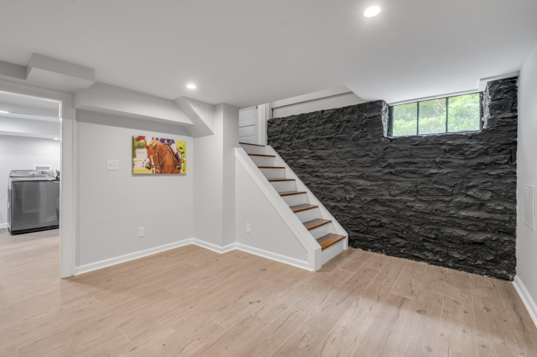 Listing Image 47