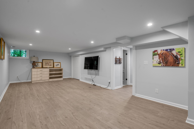 Listing Image 48